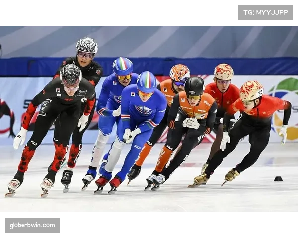 短道速滑世巡赛中国男子接力后程发力，展现追赶能力